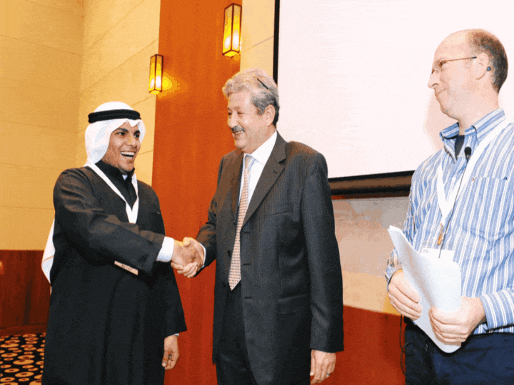 د. يوسف ابراهيم العاصي في دولة الامارات